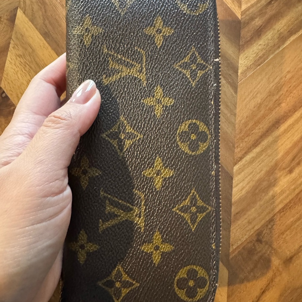 Authentic Louis Vuitton Monogram Clemence Wallet - Fuchsia - Picture 10 of 12